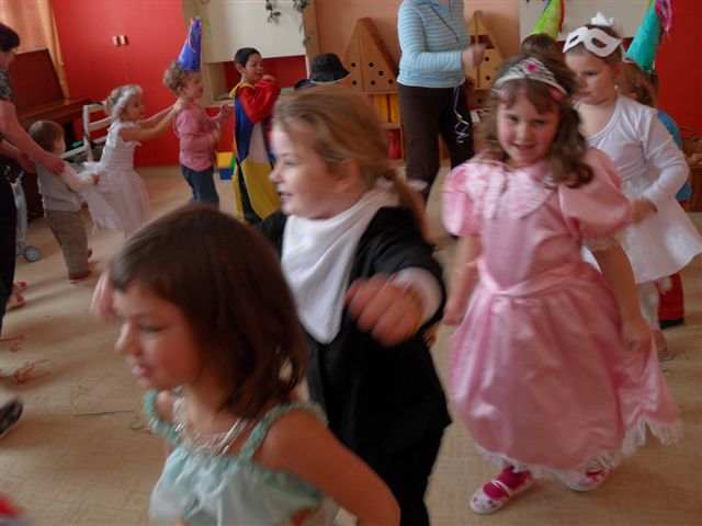 Fotogaléria Karneval Materská škola 2010 (3) Karneval Materská škola 2010