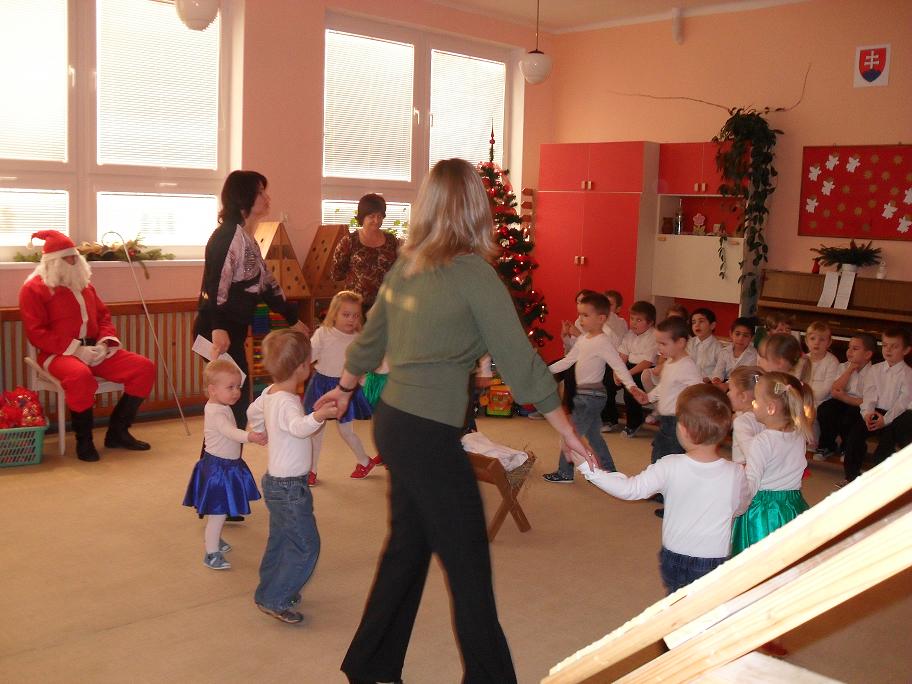 Fotogaléria MŠ jedličková slávnosť 2011 (15) MŠ jedličková slávnosť 2011