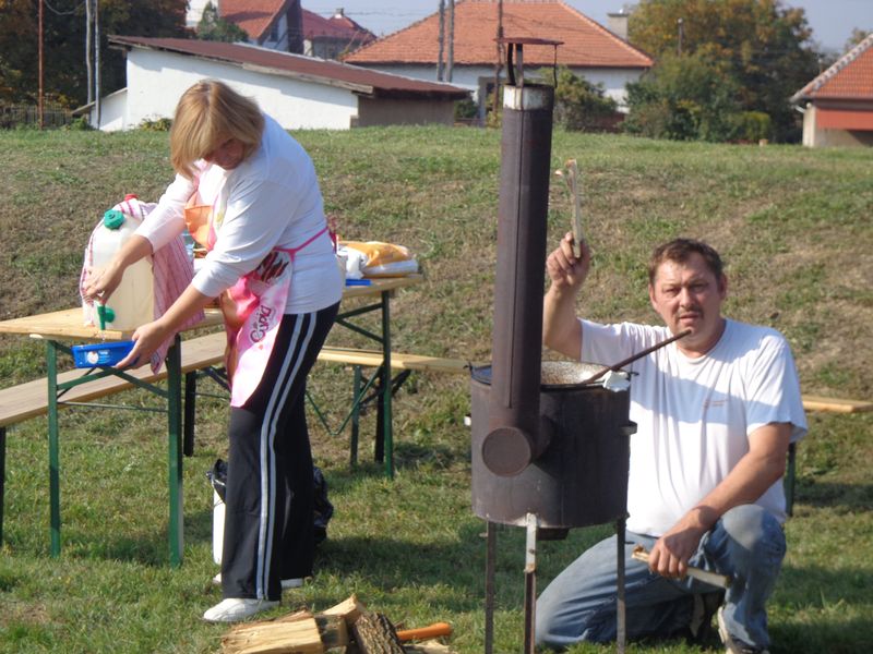 Fotogaléria Súťaž vo varení gulášu (49) Súťaž vo varení gulášu